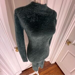 Elegant Green Fuzzy Sweater Dress Babaton XS soft fitted womens D257
